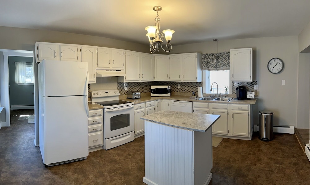 Valcour Inn & Boathouse - photo 40