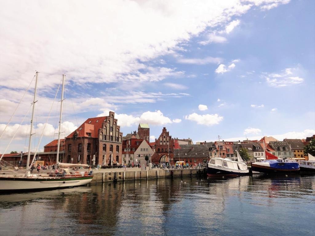 Ferienwohnung am Alten Hafen — 4-Star Luxury Hotel in Wismar, Germany