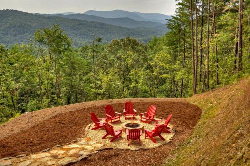 3 Peaks and a Treehouse 10 Minutes to Blue Ridge — 4-Star Luxury Hotel in Blue Ridge, United States