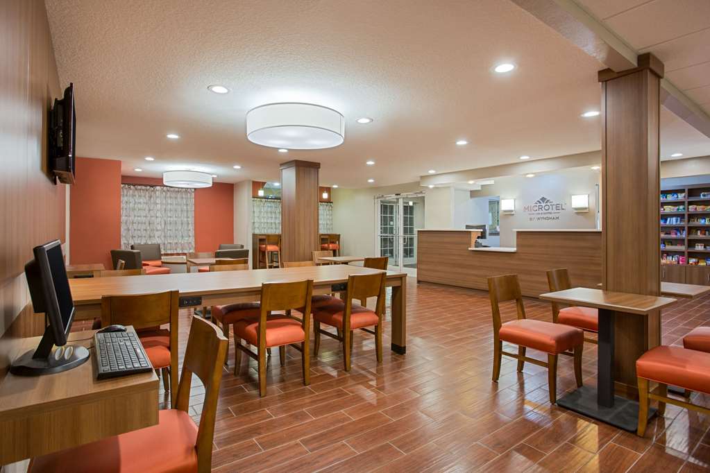 Microtel Inn & Suites by Wyndham Walterboro - photo 3