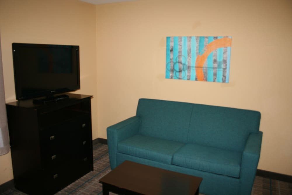 MainStay Suites Jacksonville near Camp Lejeune - photo 27
