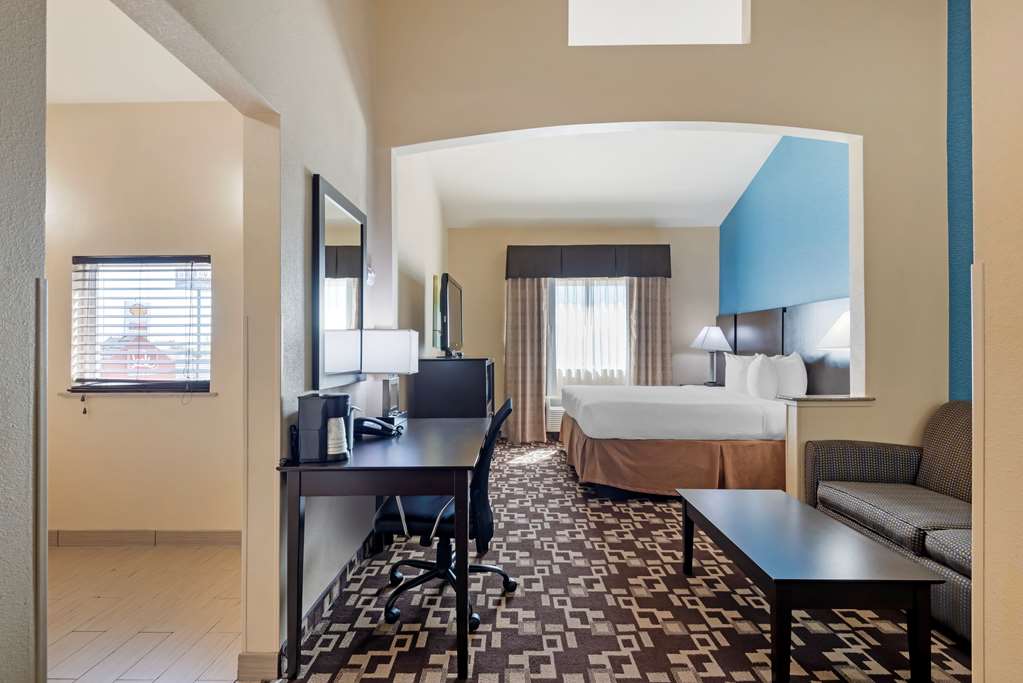 Best Western Plus Arlington North Hotel & Suites - photo 9