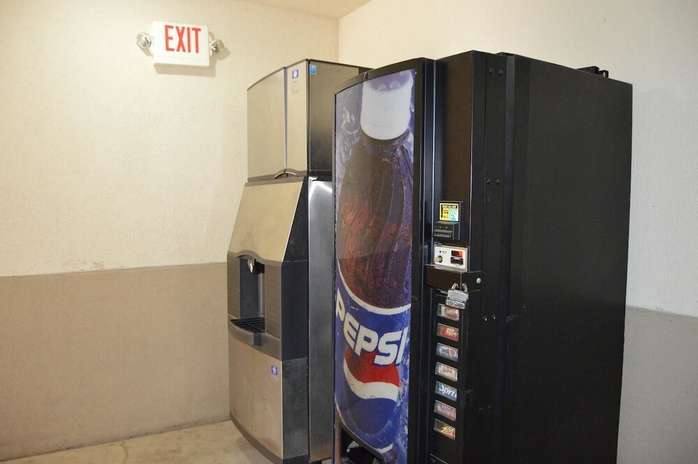 Motel 6 Atoka OK - photo 12