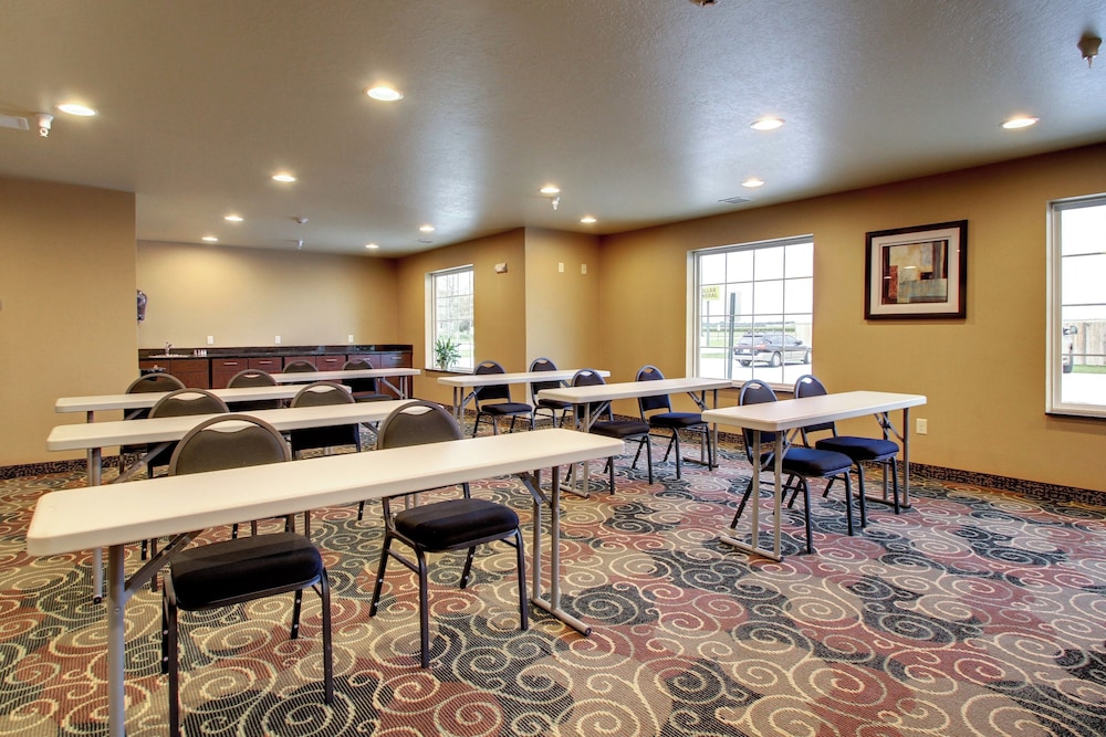 Cobblestone Inn & Suites Schuyler - photo 56