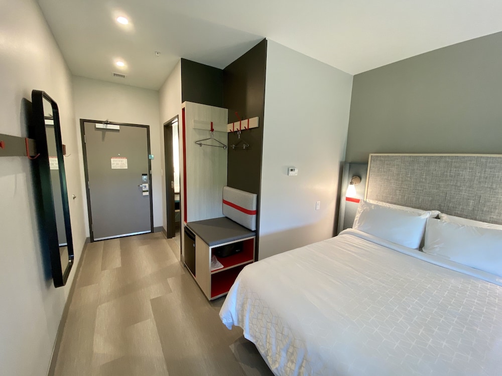 avid hotels Beaumont by IHG - photo 11