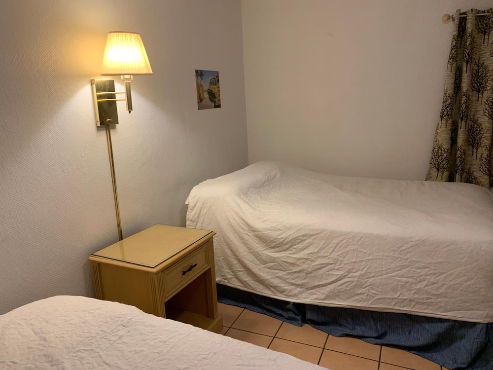 Sunshine Motel - photo 11