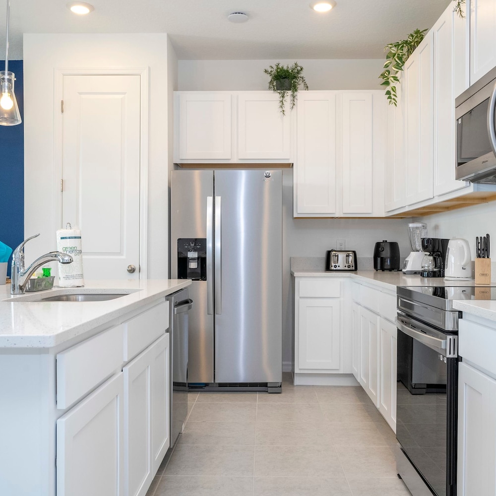 Gorgeous 3Bd Close to Disney at Festival Resort 661 - photo 9