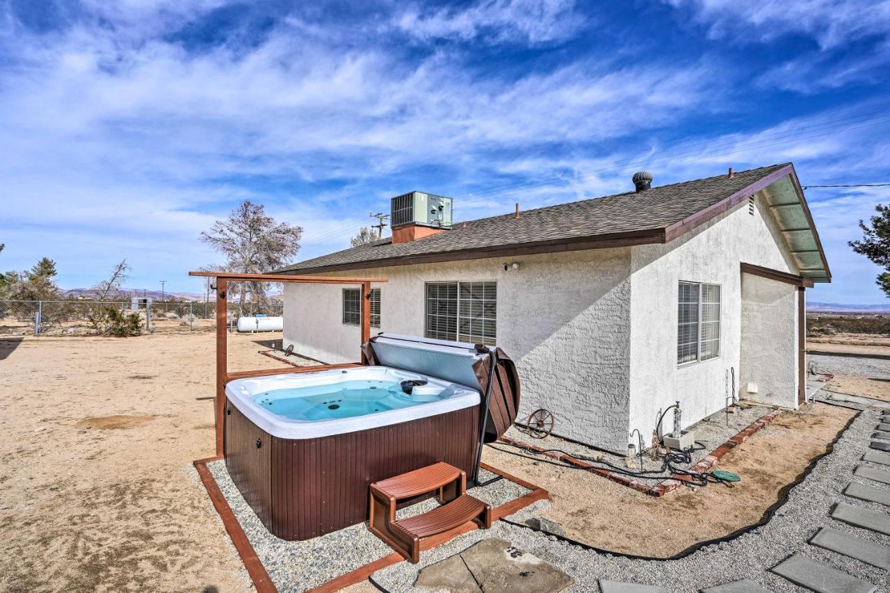 Desert Escape Hot Tub Fire Pit & Grill — hotel in Yucca Valley