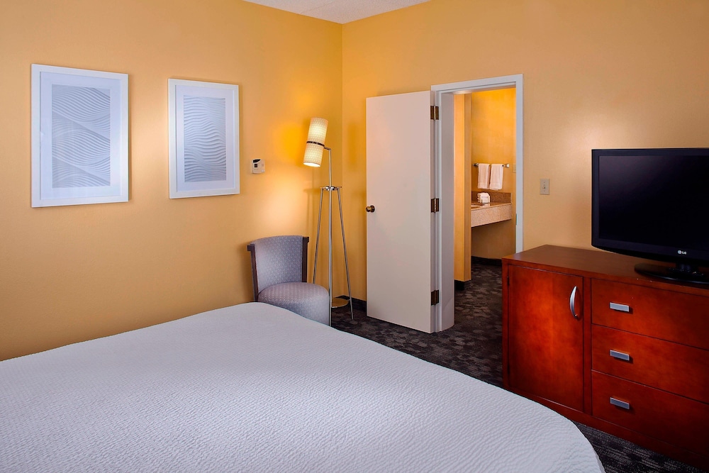 Courtyard by Marriott Huntsville University Drive - photo 7