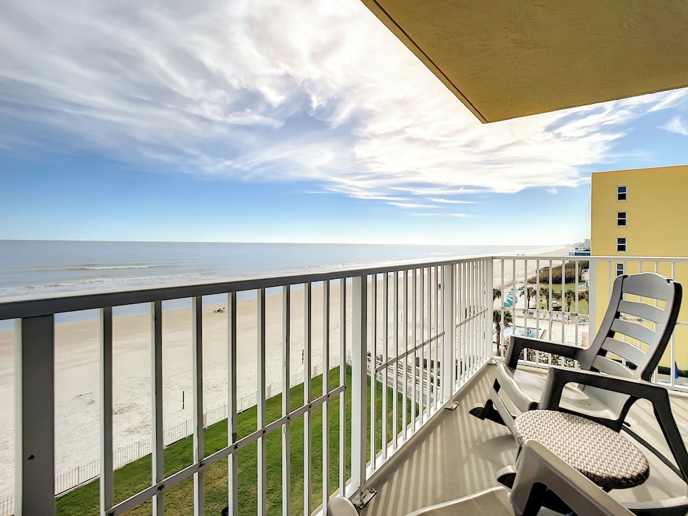 Oceania Beach Club — 4-Star Luxury Hotel in New Smyrna Beach, United States