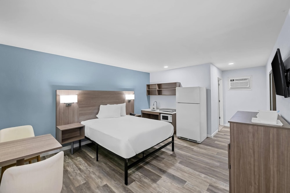 Suburban Studios Newport News Hampton - photo 20