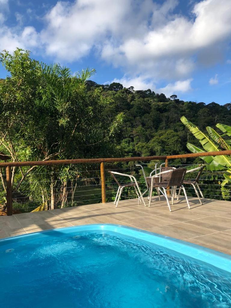 Chalé Vista da Mata DM 5km Centro Domingos Martins Wi Fi fibra óptica SPA aquecido split privacidade aceita pets in Domingos Martins, Brasil