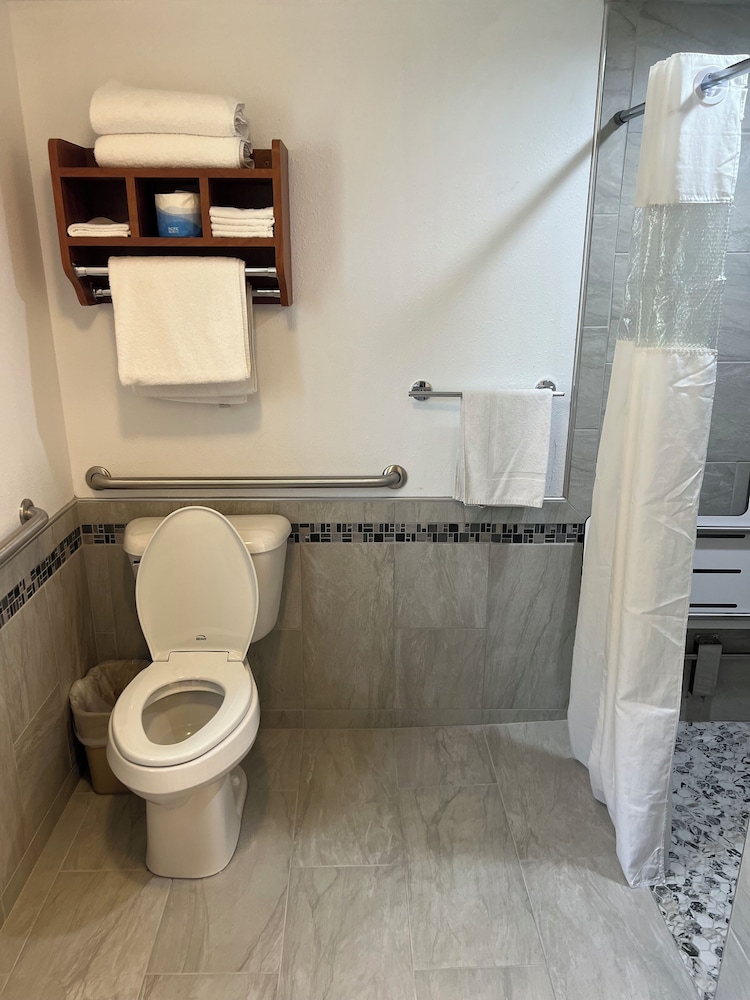 All Star Inn & Suites - photo 362