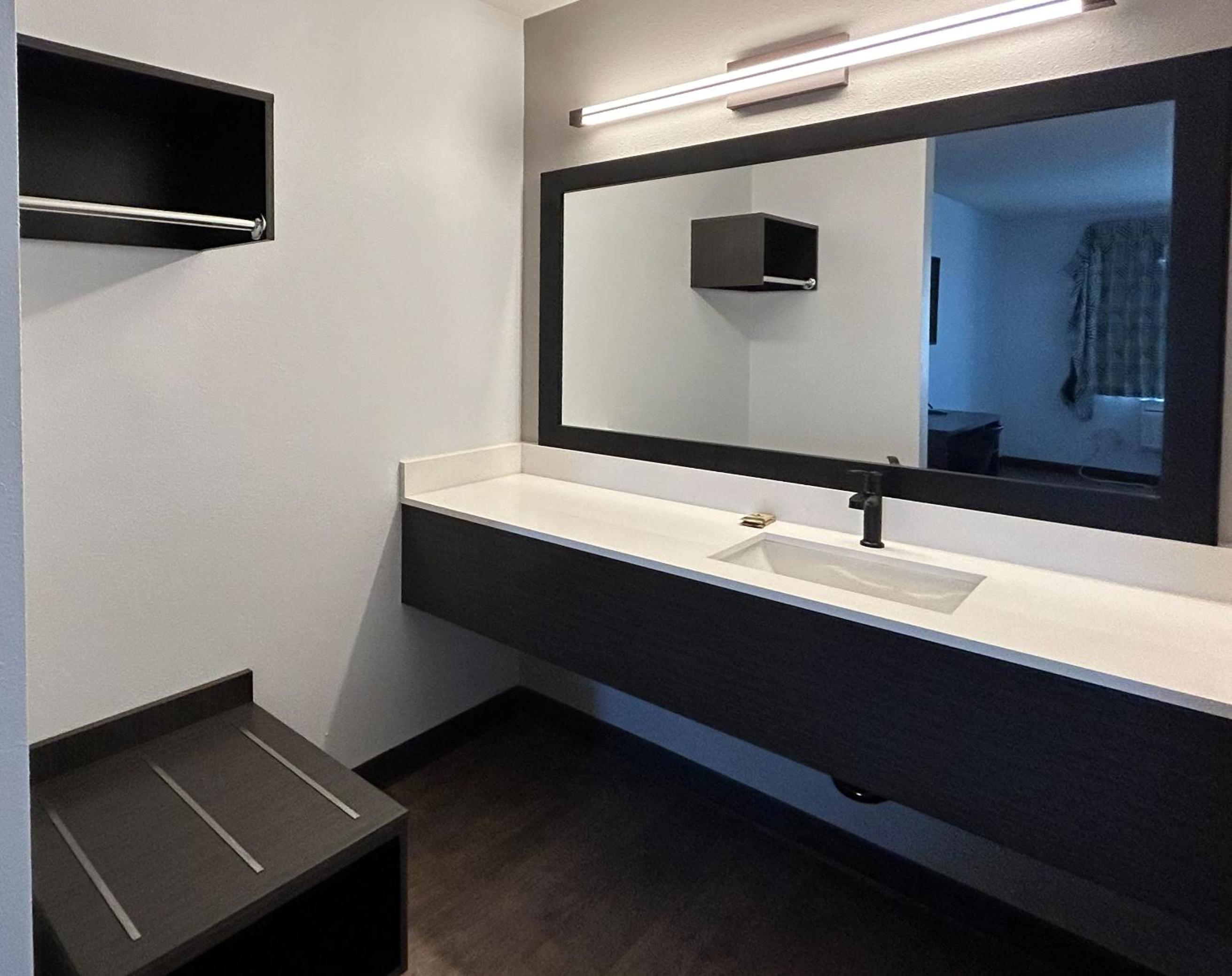 Motel 6 Lake Elsinore CA - photo 18
