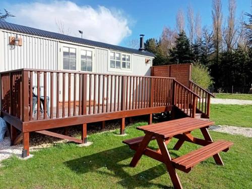 Woodpecker Shepherds Hut in Boston, United Kingdom
