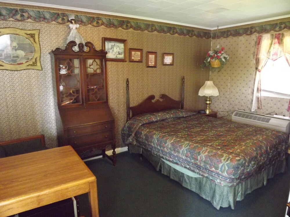 Holiday Motel - photo 8