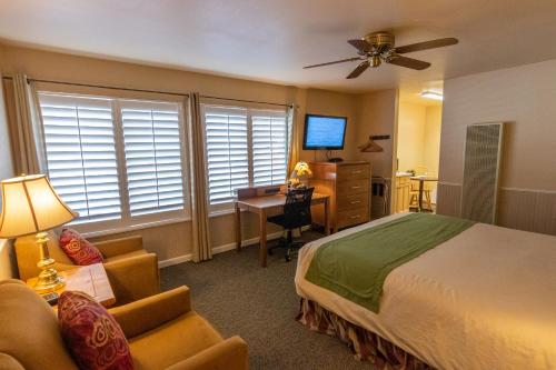 June Lake Motel - photo 6