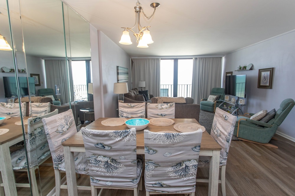 Royal Garden Resort 415 2 Bedroom Condo by RedAwning - photo 28