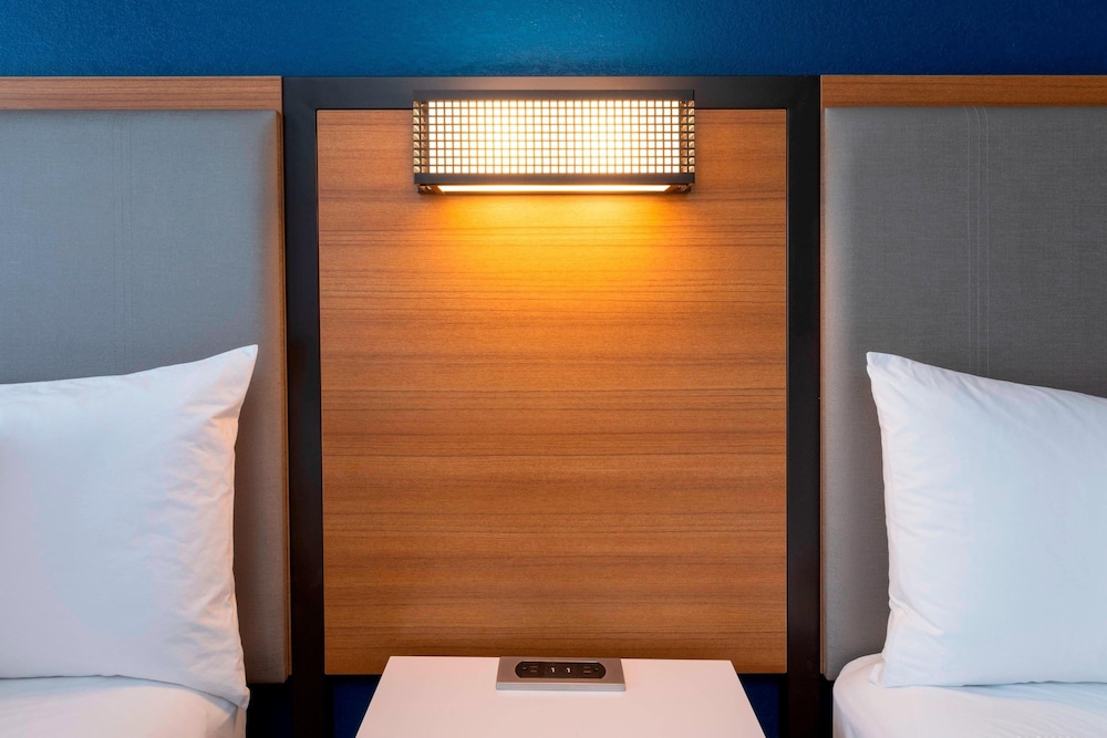 SpringHill Suites by Marriott Rochester Mayo Clinic St Marys - photo 13