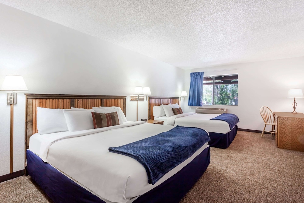 Days Inn by Wyndham Sandpoint - photo 21