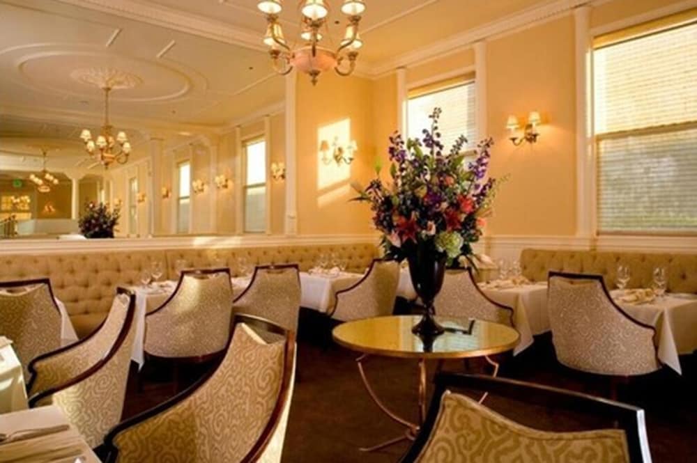 Hotel Majestic - photo 25