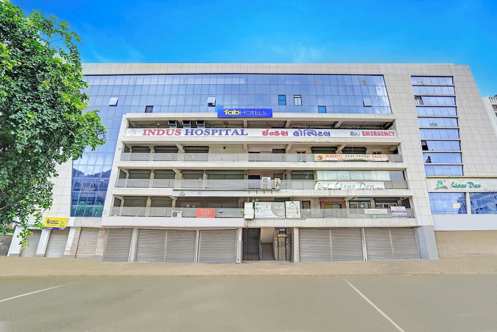 Fabhotel Raj Palace I in Ahmedabad, India