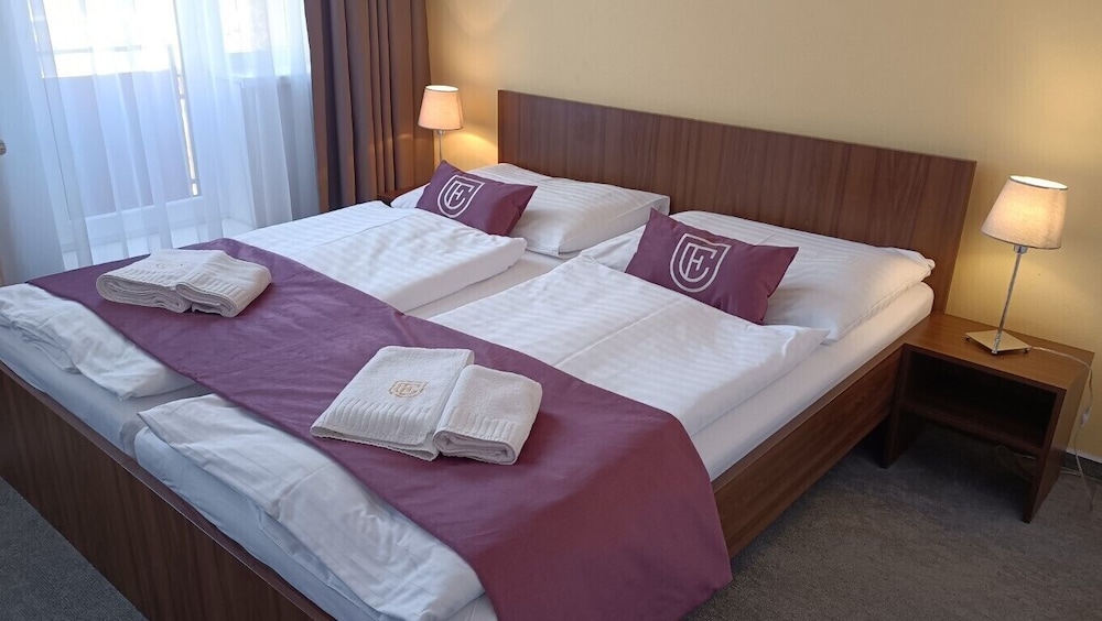 Hotel Eminent — hotel in Stupava