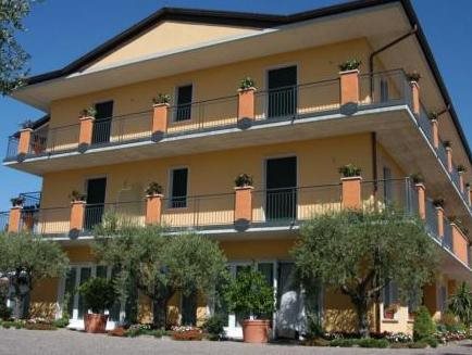 Hotel Confine in Lazise, Italy