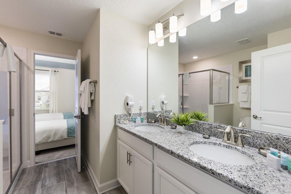 Laguna Reef by Orlando Short Term — 4-Star Luxury Hotel in Davenport, United States