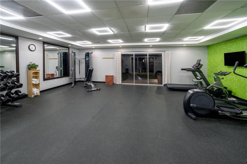 La Quinta Inn & Suites by Wyndham Birmingham Hoover - photo 20