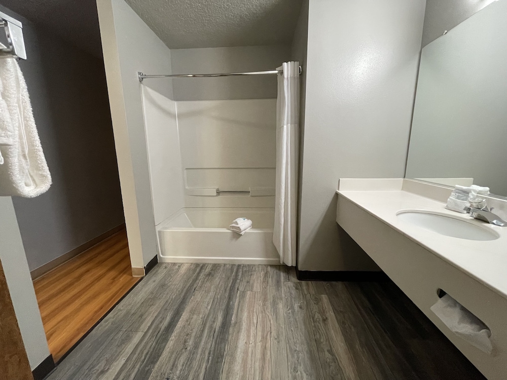 Sunnyside Inn & Suites - photo 69