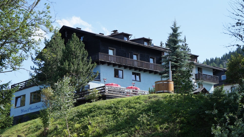 Blue Mountain Hotel - last minute hotel in Unknown City