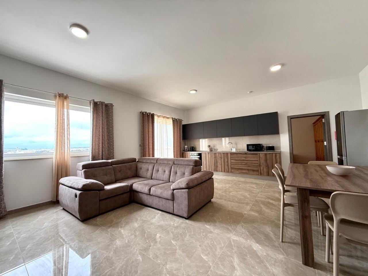 New Penthouse Walking distance to the three cities by SF Homes — 4-Star Luxury Hotel in Fgura, Malta