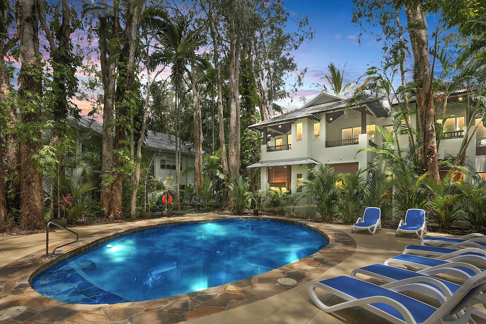 The Reef Retreat — 4-Star Luxury Hotel in Palm Cove, Australia
