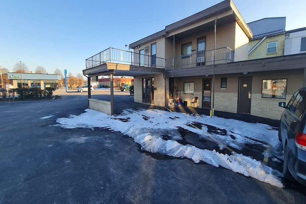 Dubois Manor Motel — Dubois