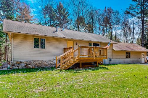 Cozy Oaks in Eagle River, United States