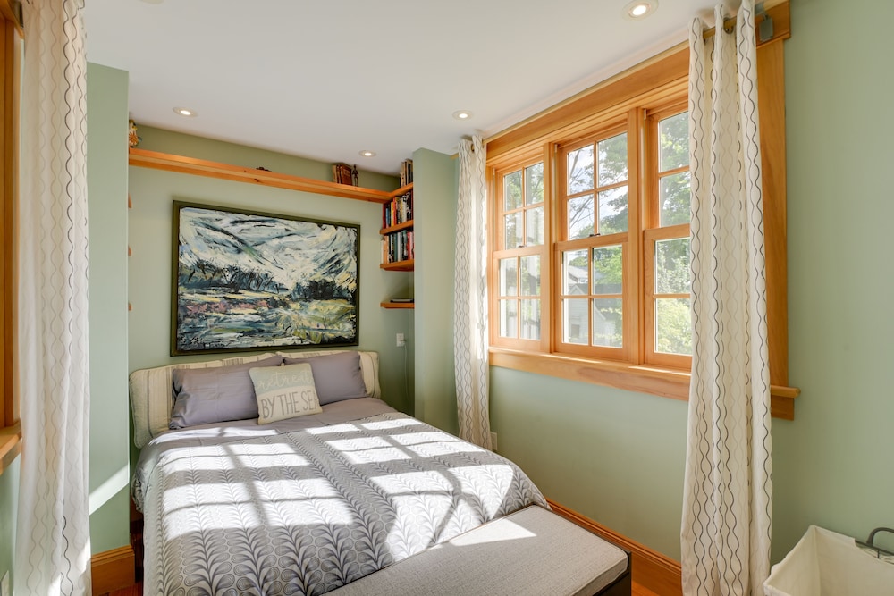 Downtown Bar Harbor Rental Home 1 Mi to Acadia - photo 2