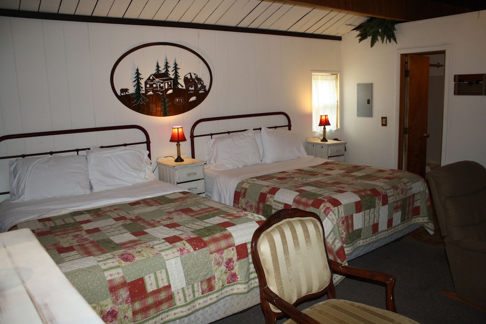 The Historic Wapiti Lodge - photo 19