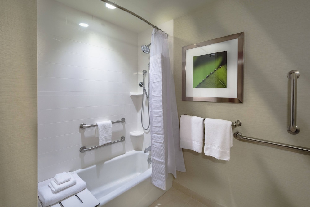 Courtyard by Marriott Charleston Downtown Civic Center - photo 17