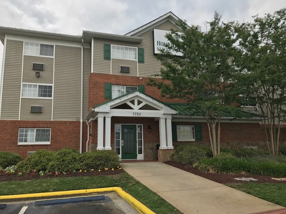 HomeTowne Studios & Suites by Red Roof Charlotte Concord - photo 28