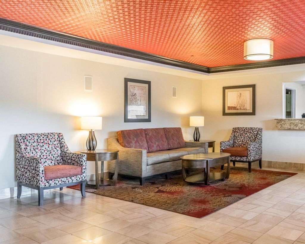 Quality Inn & Suites University Airport - photo 5