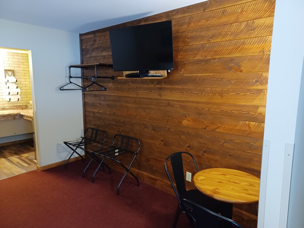 Northwoods Motel - photo 3
