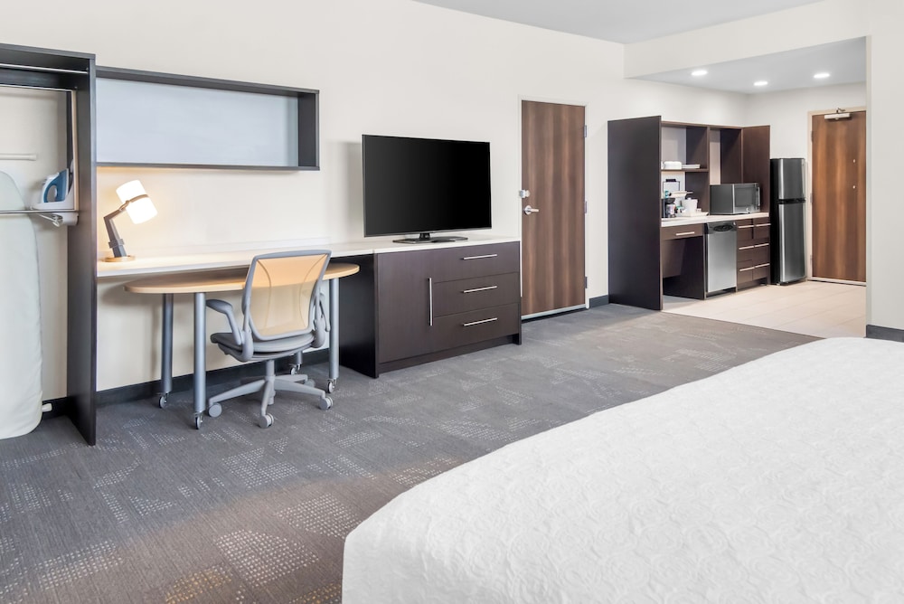 Home2 Suites by Hilton Dallas Grand Prairie - photo 9