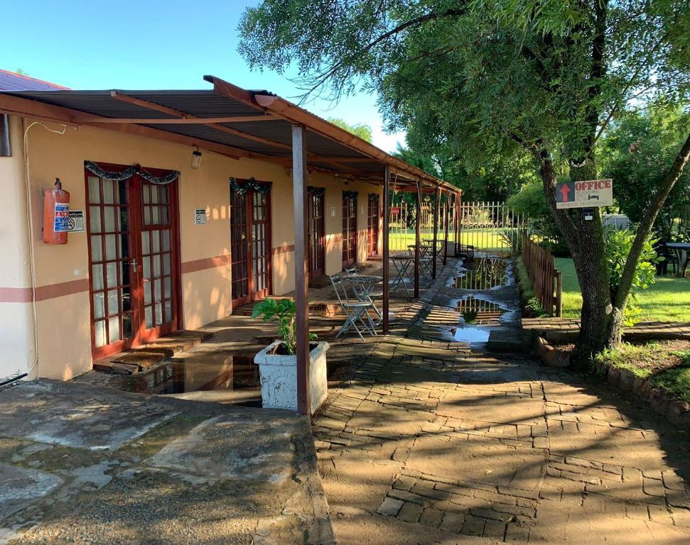 Akwela Guest Farm — 4-Star Luxury Hotel in Bloemfontein, South Africa