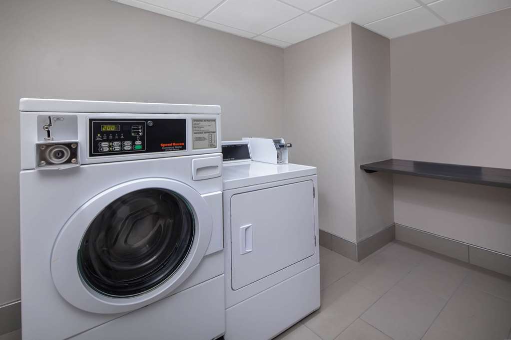La Quinta Inn & Suites by Wyndham Chattanooga East Ridge - photo 42