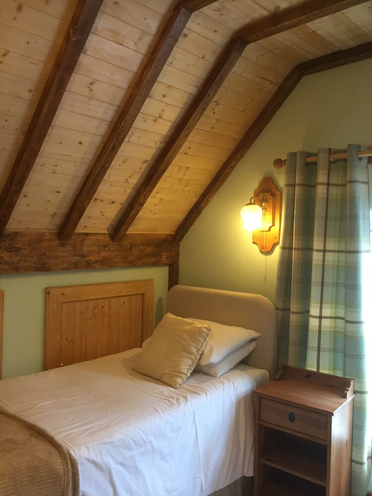 Cedar House B&B — 4-Star Luxury Hotel in Matlock, United Kingdom