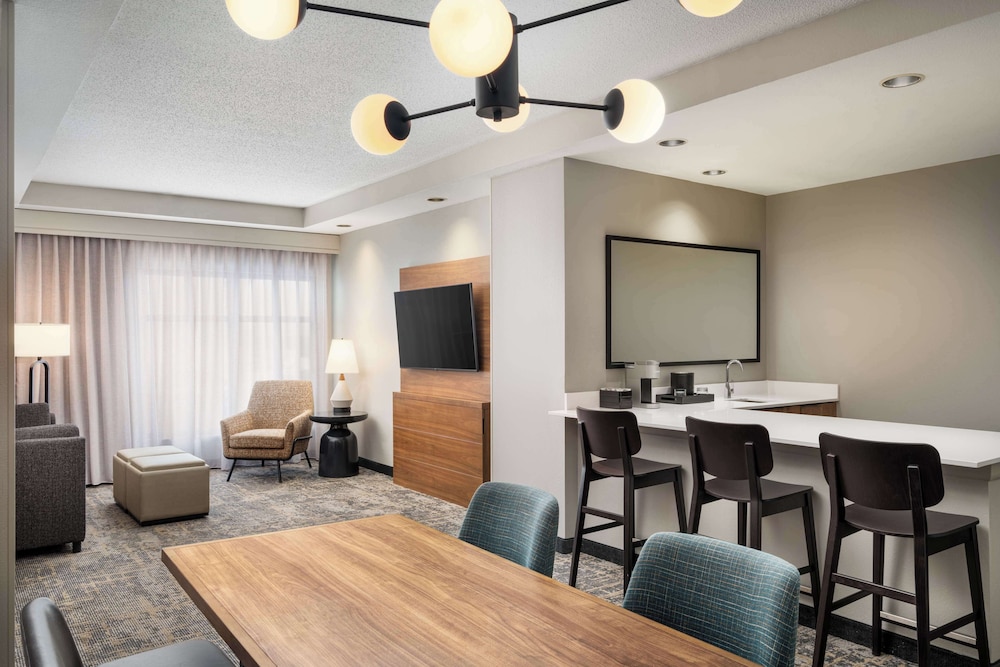 Embassy Suites Lincoln - photo 25
