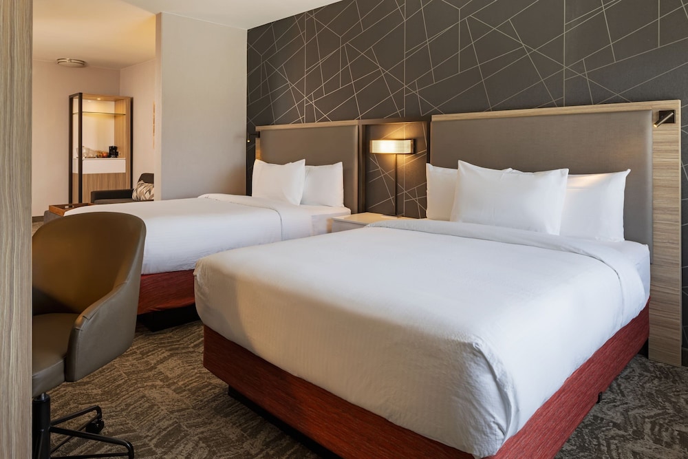 SpringHill Suites by Marriott Turlock - photo 17