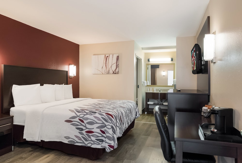 Red Roof Inn Tupelo - photo 17