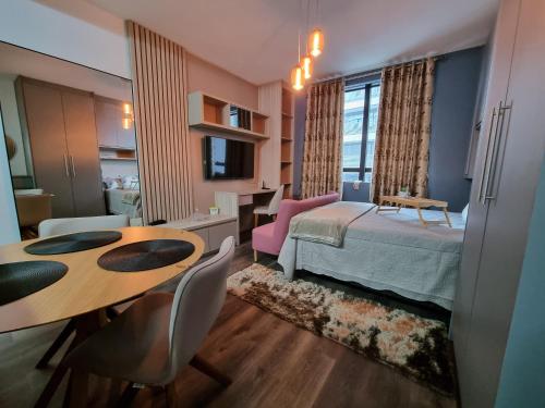 Flat luxo mobiliado c ar wi fi pisc. e academia — 4-Star Luxury Hotel in Barueri, Brasil